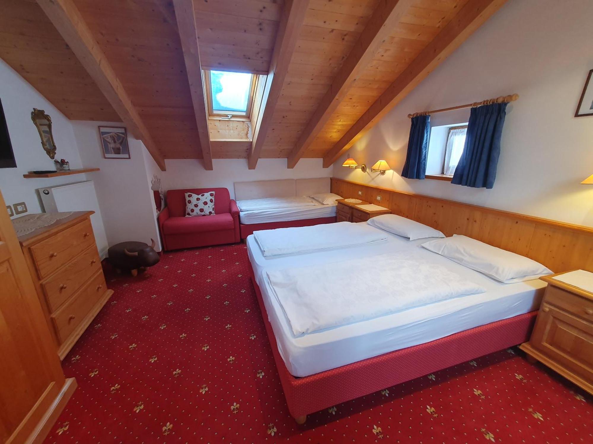 Apartments Somavia Ortisei Szoba fotó